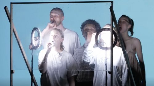 Agnes Eeg Olofsson, Performance: Tender Brushing, Kvhb 2022