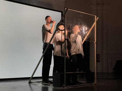 Performance: Agnes Eeg Olofsson, Tender Brushing