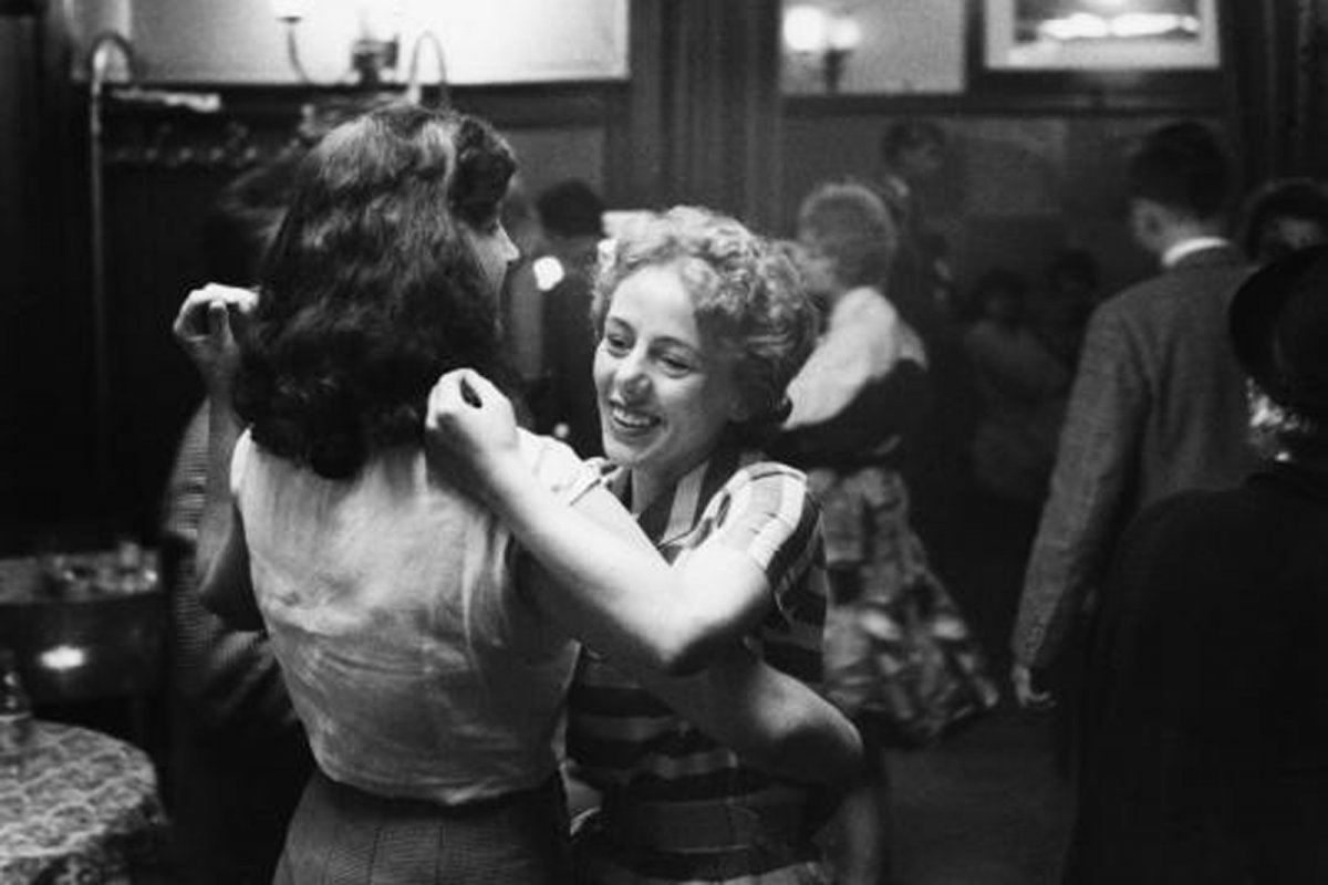 Photo: Wir hören nie auf so zu leben: Tanzende Berlinerinnen by Will McBride (1959).