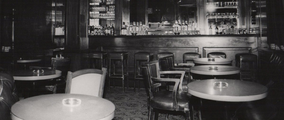 Photo of The Blue Bar, New York (1980).