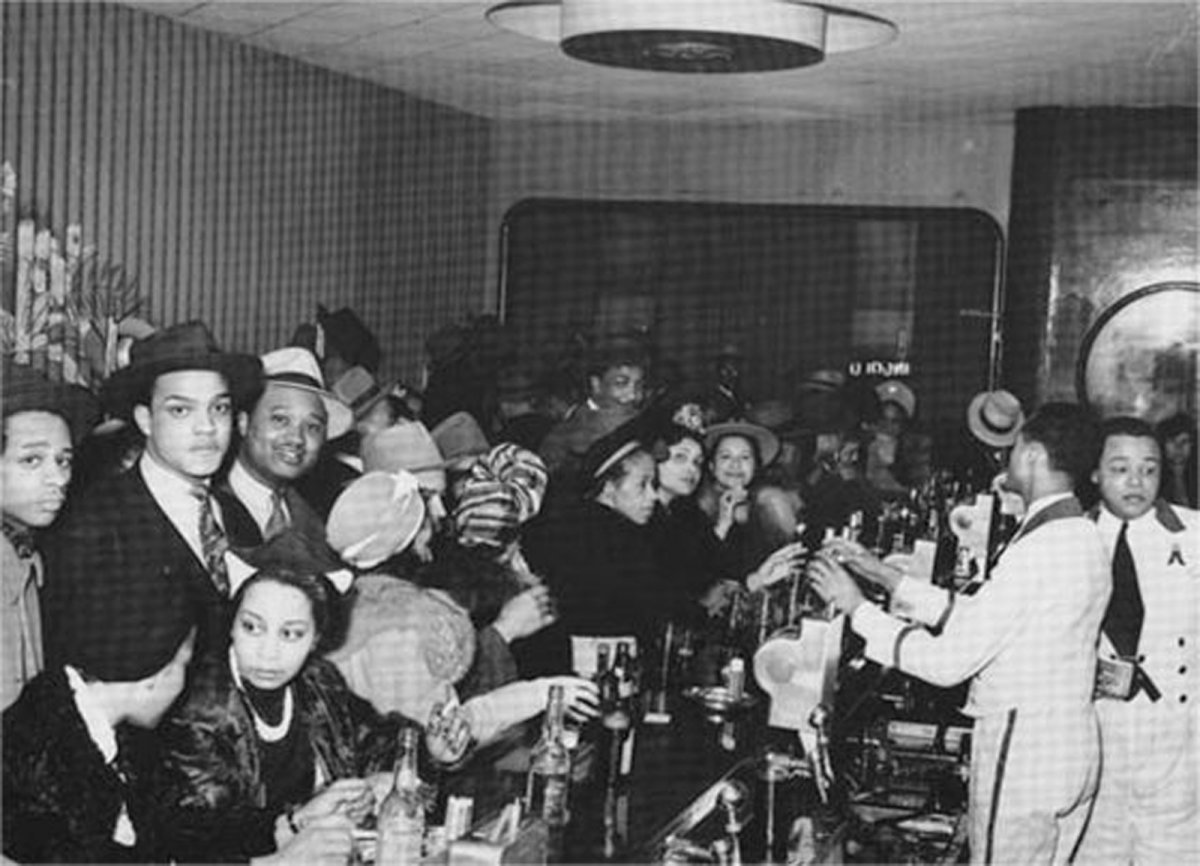 Photo of Nightlife in Bronzeville, Chicago (1940’s).